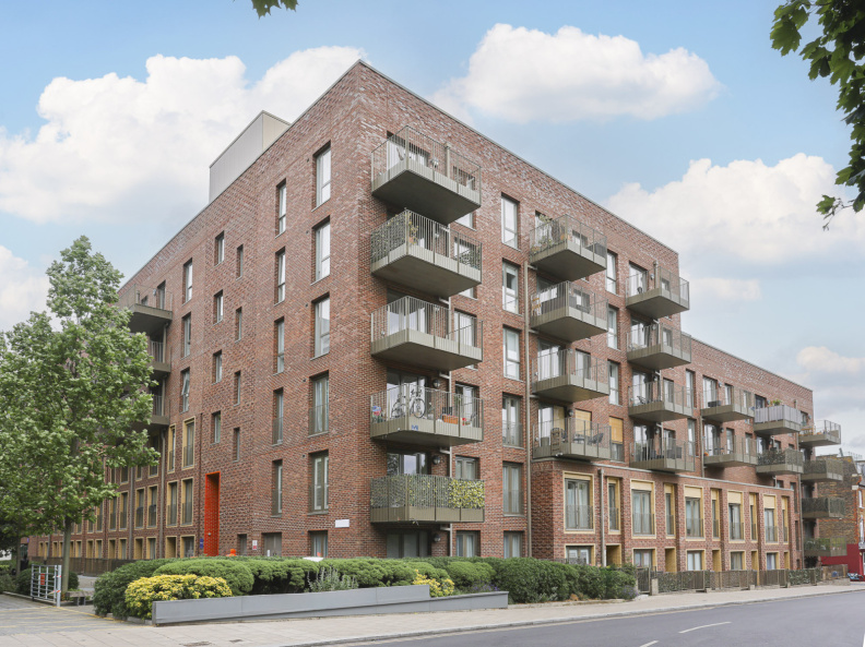 2 bedrooms apartments/flats to sale in The Arrival, Clapham Junction-image 5