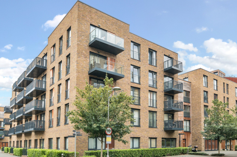 2 bedrooms apartments/flats to sale in Whiting Way, Rotherhithe-image 1