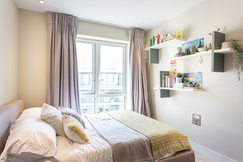 2 bedrooms apartments/flats to sale in Parr's Way, Hammersmith-image 6