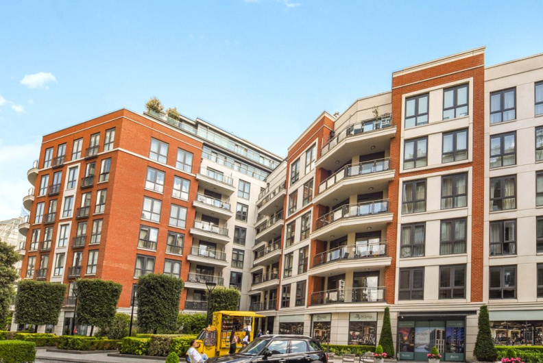 2 bedrooms apartments/flats to sale in Park Street, Chelsea Creek, Fulham-image 1