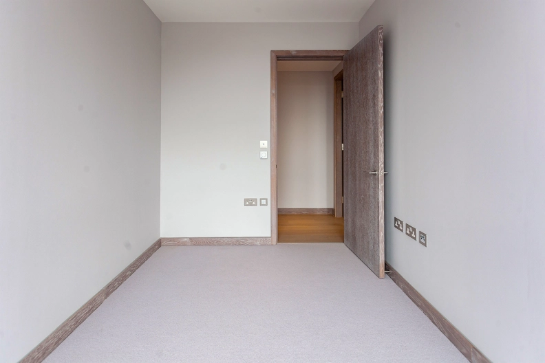 3 bedrooms apartments/flats to sale in Ryeland Boulevard, Wandsworth-image 6