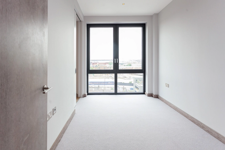 3 bedrooms apartments/flats to sale in Ryeland Boulevard, Wandsworth-image 12