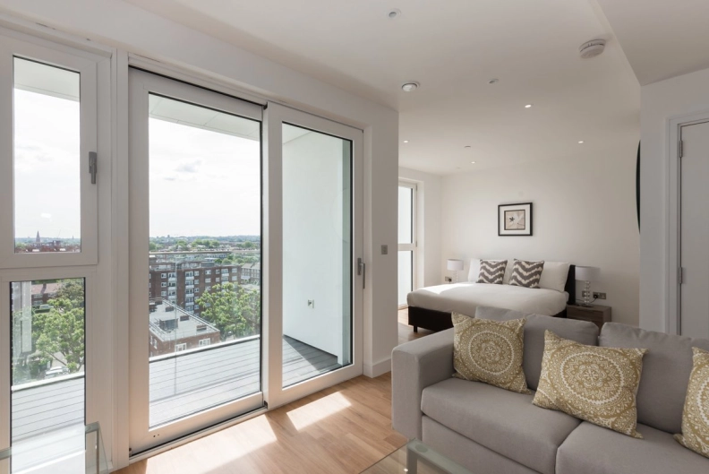 1 bedroom apartments/flats to sale in Wandsworth Road, London-image 6