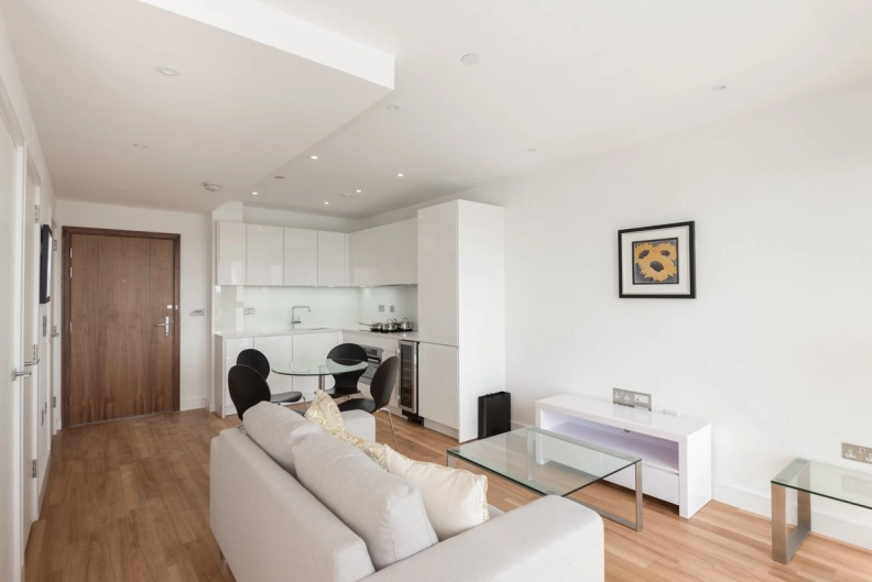 1 bedroom apartments/flats to sale in Wandsworth Road, London-image 9