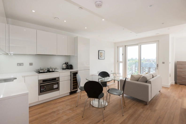 1 bedroom apartments/flats to sale in Wandsworth Road, London-image 2