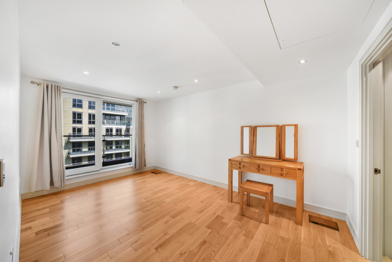 3 bedrooms apartments/flats to sale in Lensbury Avenue, Fulham-image 3