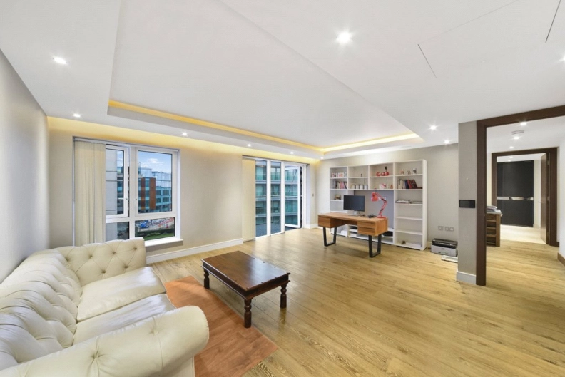 2 bedrooms apartments/flats to sale in Regatta Lane, Hammersmith-image 8