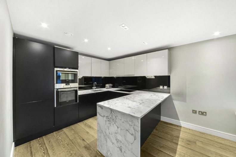 2 bedrooms apartments/flats to sale in Regatta Lane, Hammersmith-image 4