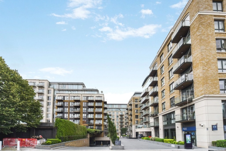 2 bedrooms apartments/flats to sale in Regatta Lane, Hammersmith-image 1