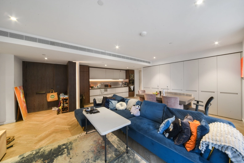 2 bedrooms apartments/flats to sale in Circus Road West, Nine Elms-image 3