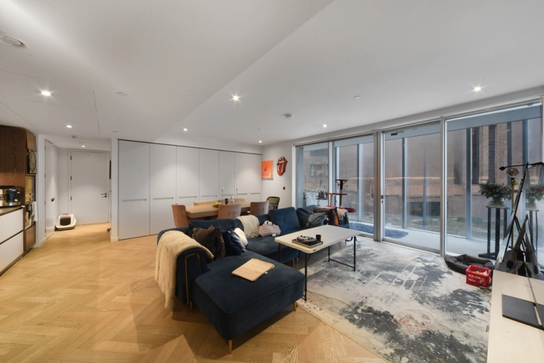 2 bedrooms apartments/flats to sale in Circus Road West, Nine Elms-image 2