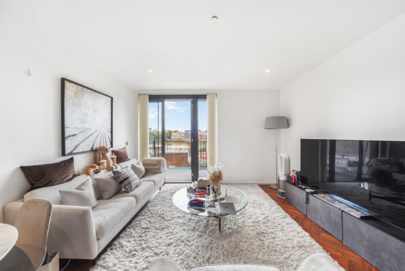 2 bedrooms apartments/flats to sale in New Union Square, Nine Elms-image 2