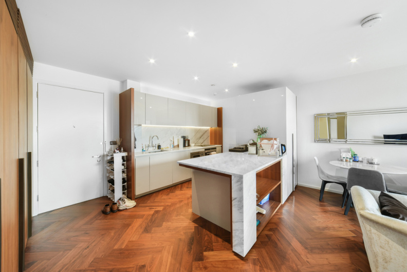 2 bedrooms apartments/flats to sale in New Union Square, Nine Elms-image 3