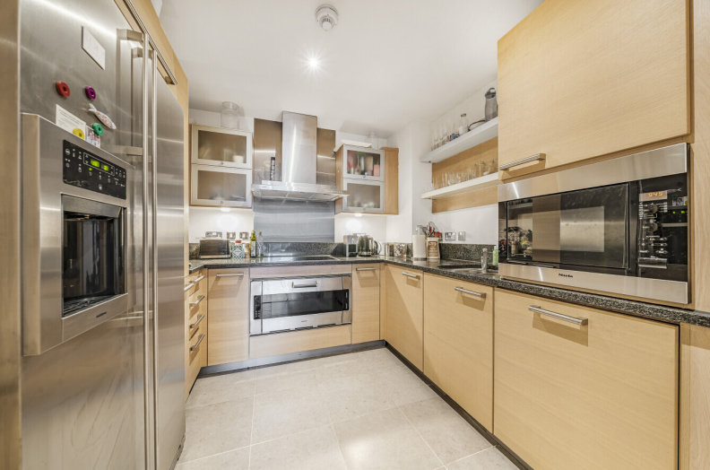 2 bedrooms apartments/flats to sale in Lensbury Avenue, Fulham-image 3