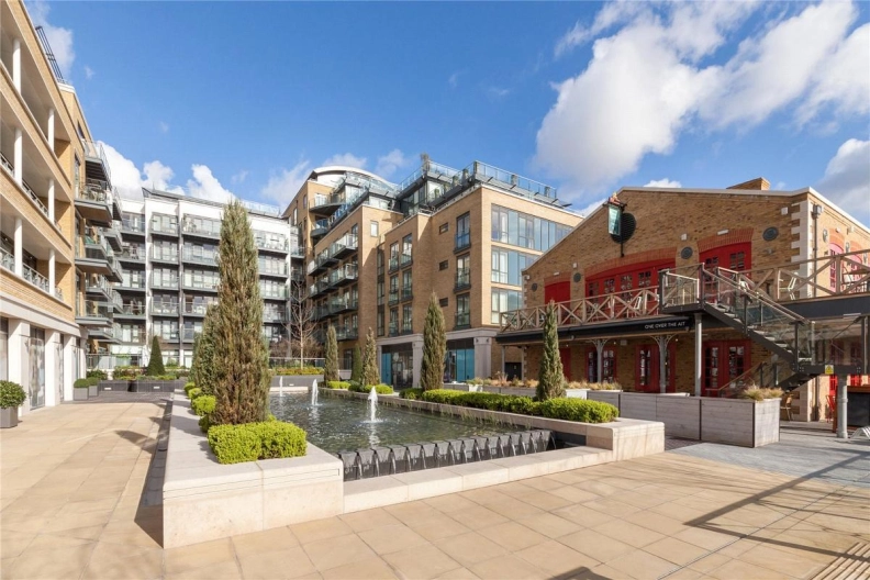 2 bedrooms apartments/flats to sale in Kew Bridge Road, Brentford-image 17