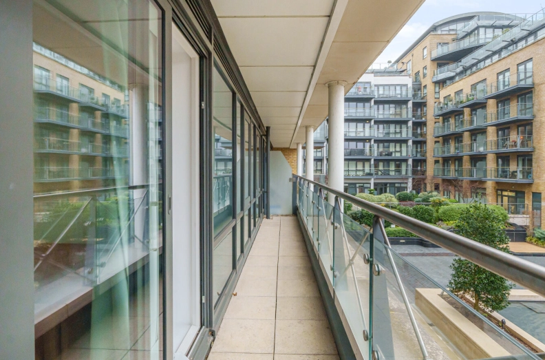 2 bedrooms apartments/flats to sale in Kew Bridge Road, Brentford-image 14