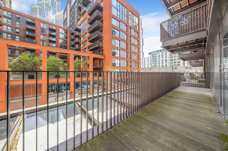 2 bedrooms apartments/flats to sale in Viaduct Gardens, Nine Elms-image 8