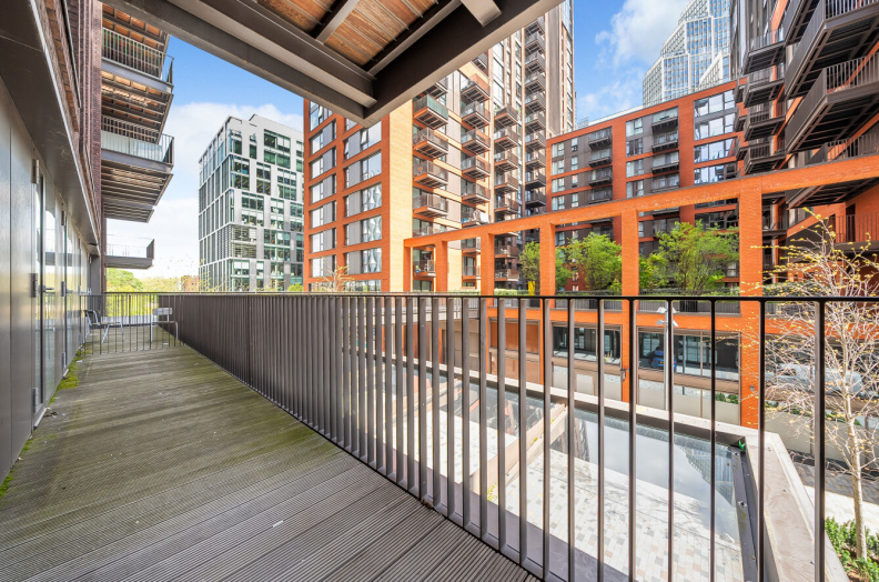 2 bedrooms apartments/flats to sale in Viaduct Gardens, Nine Elms-image 2