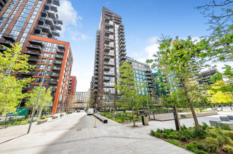 2 bedrooms apartments/flats to sale in Viaduct Gardens, Nine Elms-image 9