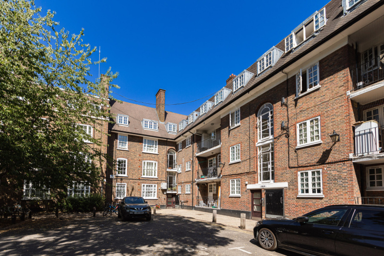 1 bedroom apartments/flats to sale in Riverside Gardens, Hammersmith-image 7