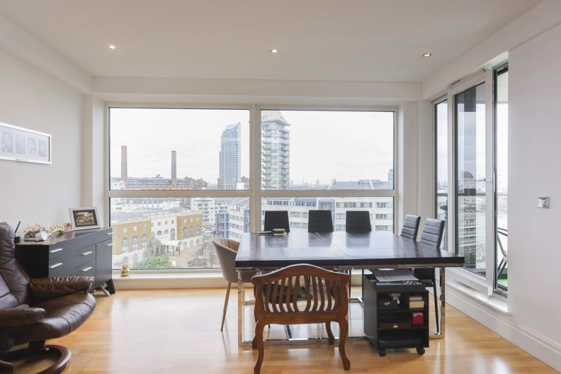 3 bedrooms apartments/flats to sale in The Boulevard, Imperial Wharf-image 11