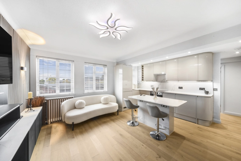 1 bedroom apartments/flats to sale in Goldhawk Road, London-image 2