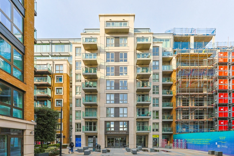 1 bedroom apartments/flats to sale in Parr's Way, Hammersmith-image 1