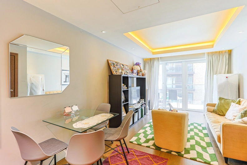 1 bedroom apartments/flats to sale in Parr's Way, Hammersmith-image 2