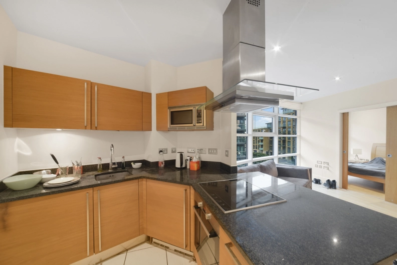 1 bedroom apartments/flats to sale in Juniper Drive, Wandsworth-image 4