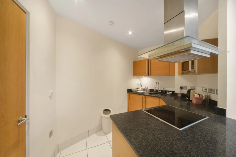 1 bedroom apartments/flats to sale in Juniper Drive, Wandsworth-image 9