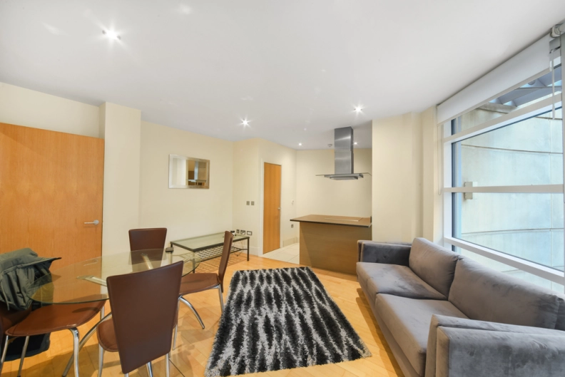 1 bedroom apartments/flats to sale in Juniper Drive, Wandsworth-image 3