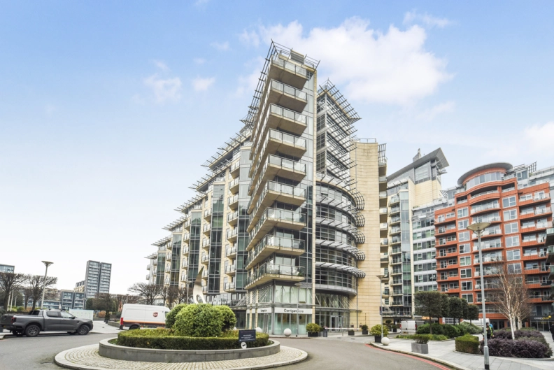 1 bedroom apartments/flats to sale in Juniper Drive, Wandsworth-image 1