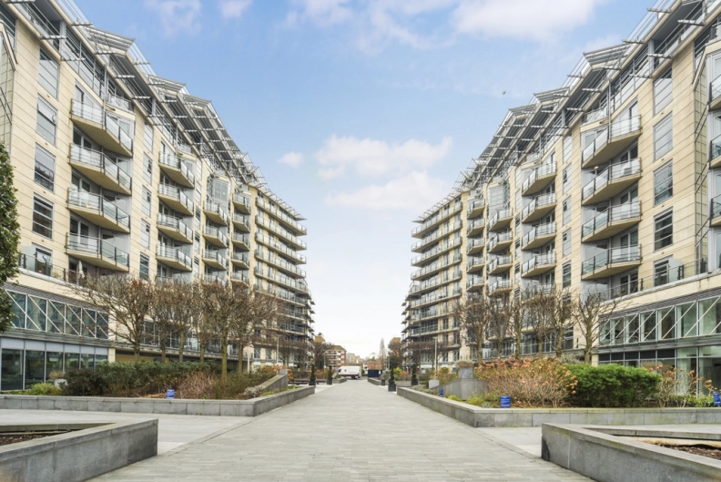 1 bedroom apartments/flats to sale in Juniper Drive, Wandsworth-image 11