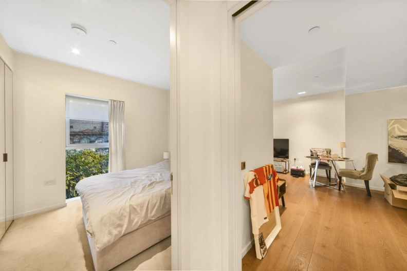 1 bedroom apartments/flats to sale in Columbia Gardens, Earl's Court-image 12