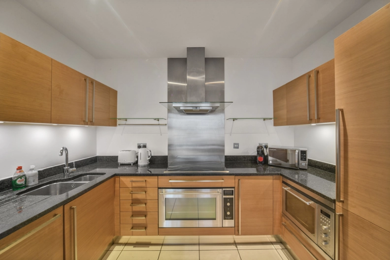 2 bedrooms apartments/flats to sale in Juniper Drive, Wandsworth-image 3