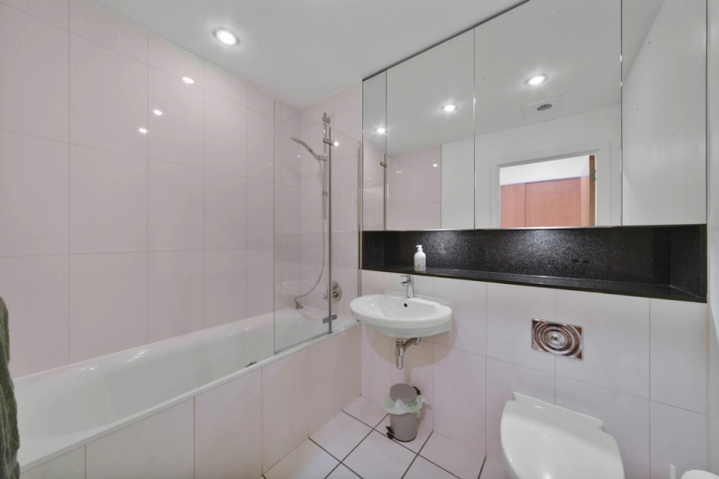 2 bedrooms apartments/flats to sale in Juniper Drive, Wandsworth-image 6