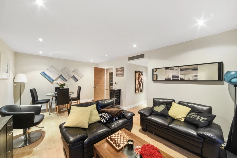 2 bedrooms apartments/flats to sale in The Boulevard, Fulham-image 9