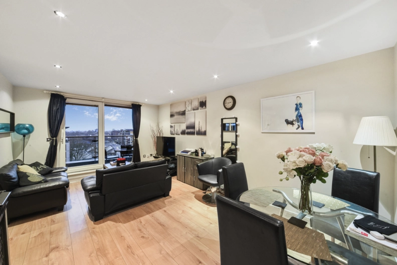 2 bedrooms apartments/flats to sale in The Boulevard, Fulham-image 2