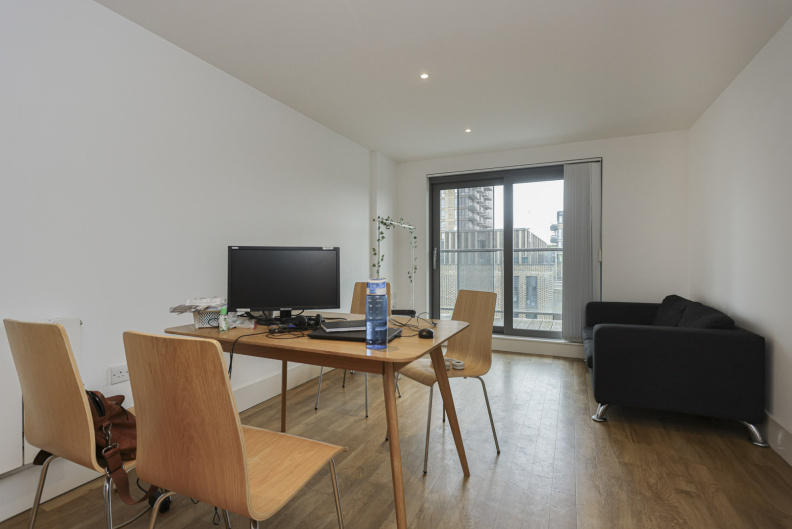 1 bedroom apartments/flats to sale in Royal Carriage Mews, Woolwich-image 3