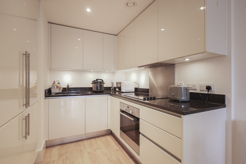 1 bedroom apartments/flats to sale in Royal Carriage Mews, Woolwich-image 5