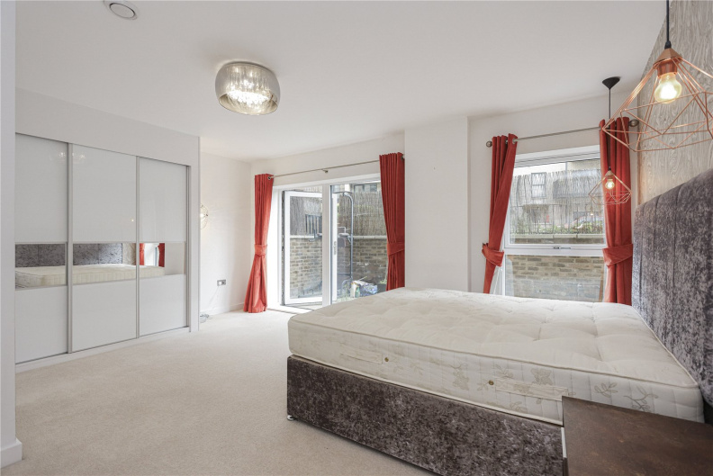 2 bedrooms apartments/flats to sale in Moy Lane, Woolwich-image 4