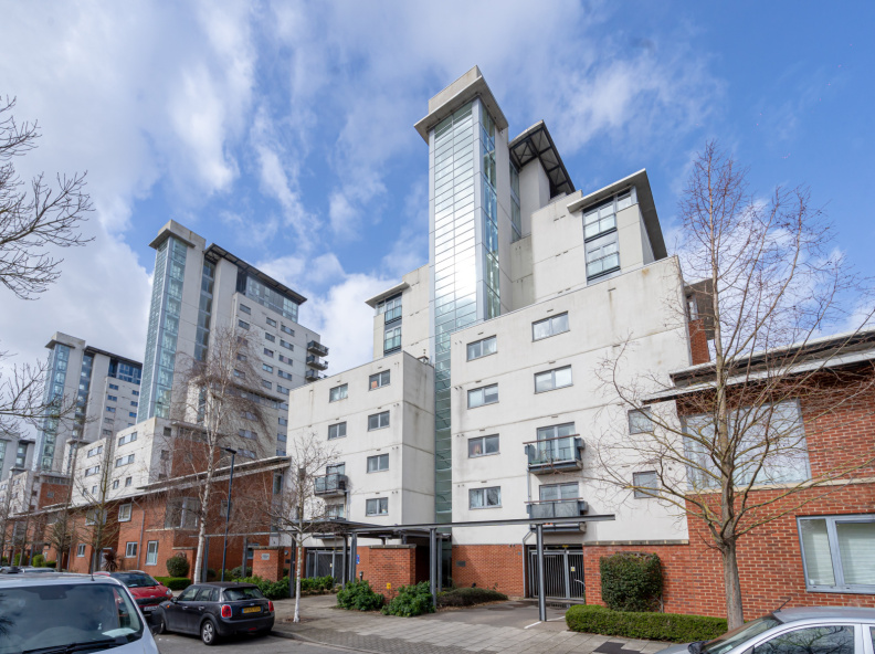 2 bedrooms apartments/flats to sale in Erebus Drive, Woolwich-image 1