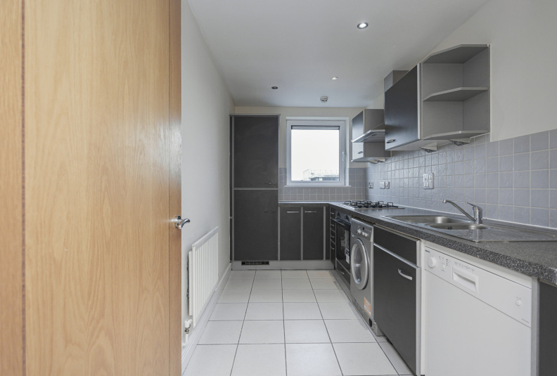 2 bedrooms apartments/flats to sale in Erebus Drive, Thamesmead-image 4