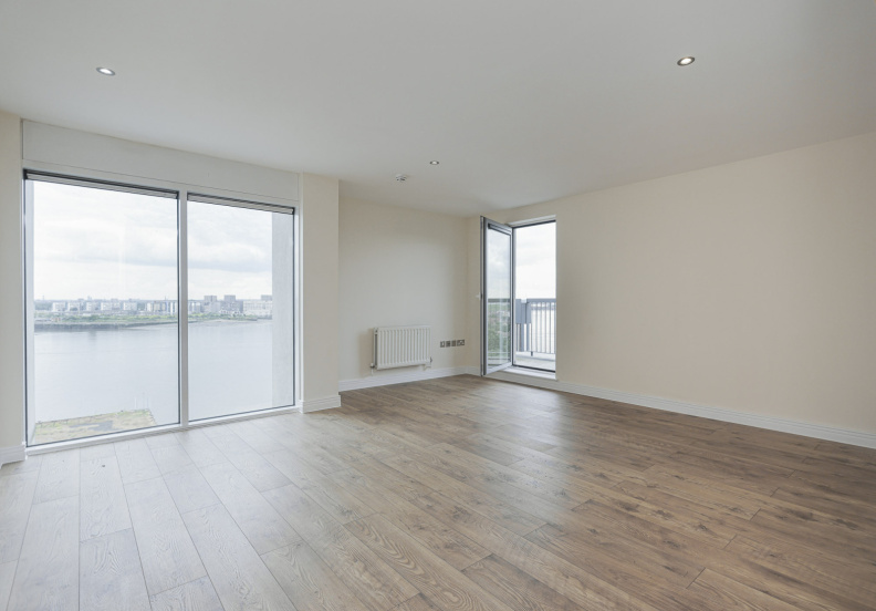 2 bedrooms apartments/flats to sale in Erebus Drive, Thamesmead-image 3