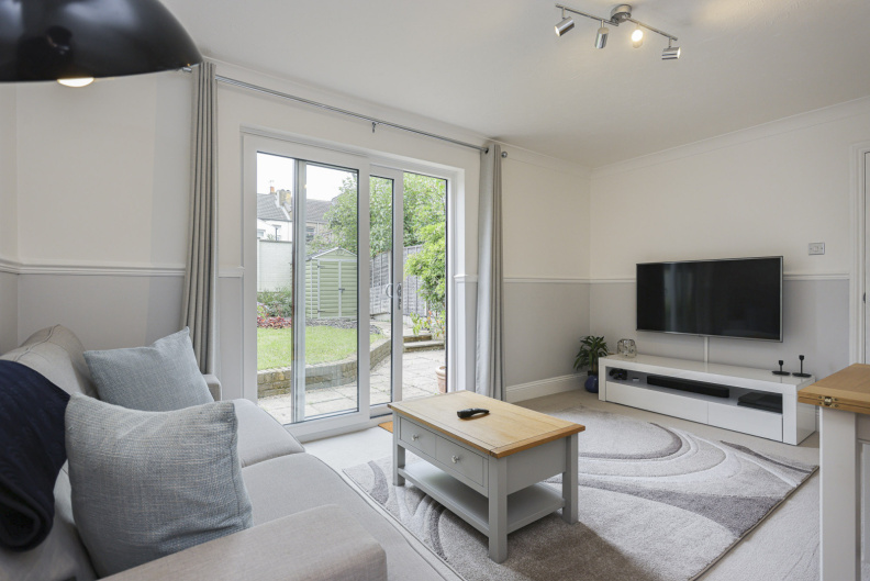 2 bedrooms apartments/flats to sale in Malton Mews, Plumstead-image 1