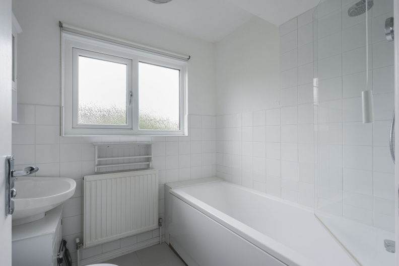 2 bedrooms apartments/flats to sale in Malton Mews, Plumstead-image 6