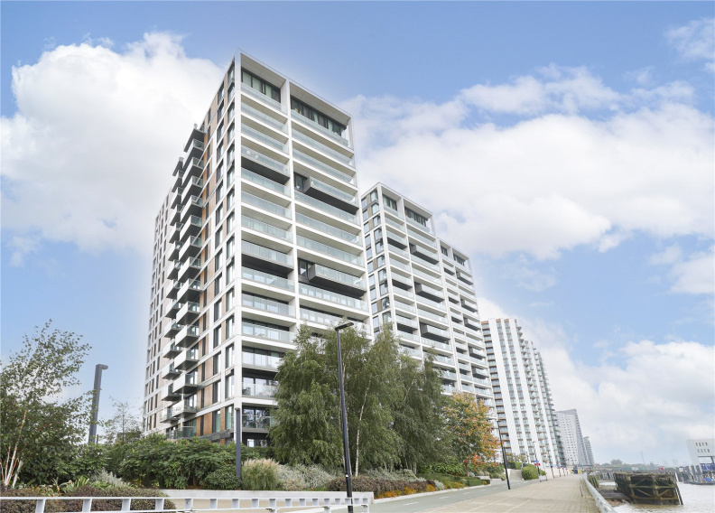 3 bedrooms apartments/flats to sale in Duke of Wellington Avenue, Woolwich-image 1