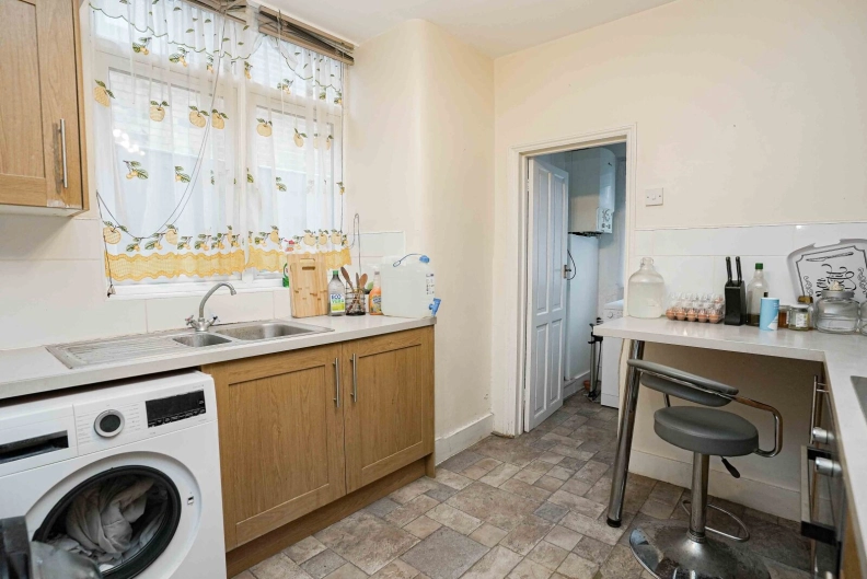 3 bedrooms houses to sale in Ceres Road, Plumstead-image 3