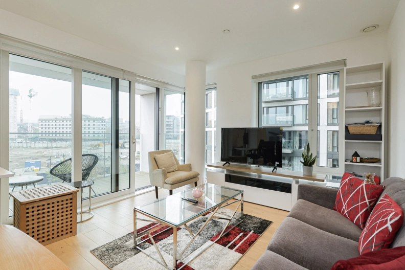 2 bedrooms apartments/flats to sale in Duke of Wellington Avenue, Royal Arsenal-image 3