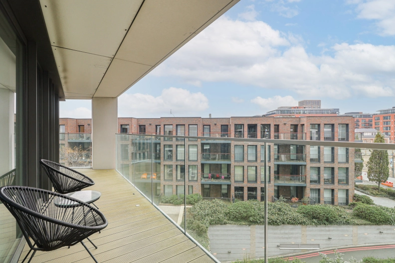 2 bedrooms apartments/flats to sale in Duke of Wellington Avenue, Royal Arsenal-image 2